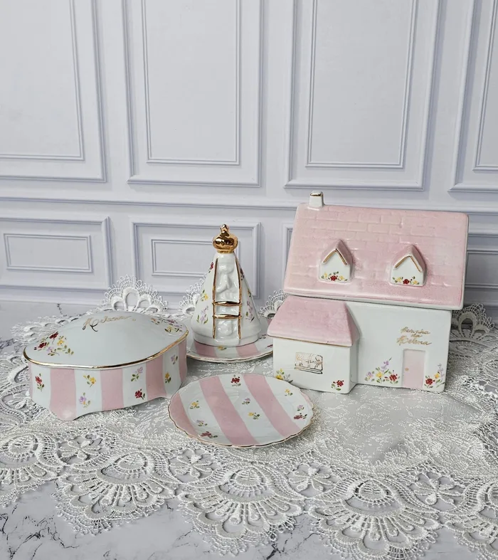 Kit cor-de-rosa com casinha, porta-joias e Nossa Senhora pintados à mão